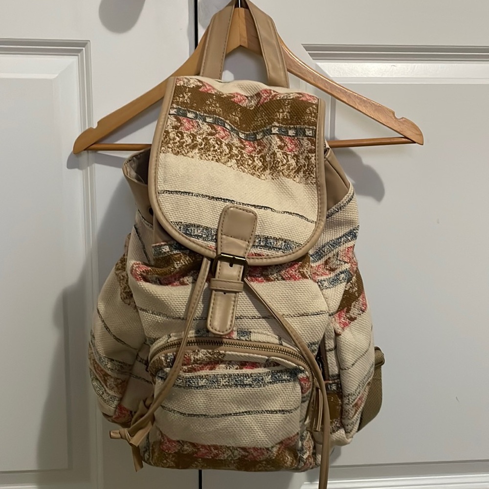 Bucket Bag/Backpack - Picture 5 of 5